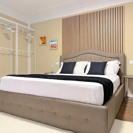 Ugo Jacuzzi Apartament *