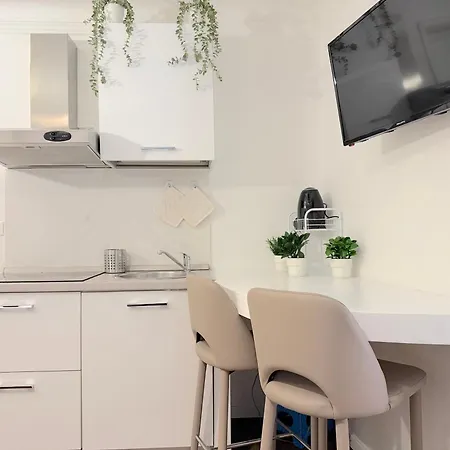 Ugo Jacuzzi Apartament *