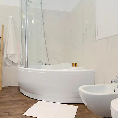 Ugo Jacuzzi Apartament Bolonia
